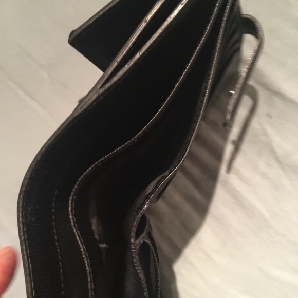 GUCCI WALLET IN GOOD PRE-LOVED CONDITION ๐ฅ๐ฅ๐ฅ๐๐ค๐ฎ๐น๐ฎ๐น๐ฎ๐น๐ฎ๐น - Picture 5 of 12